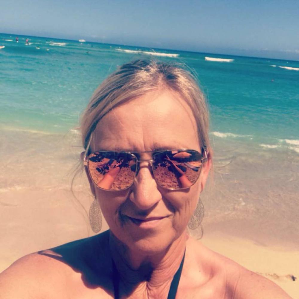 Meet your Posher, Lorie